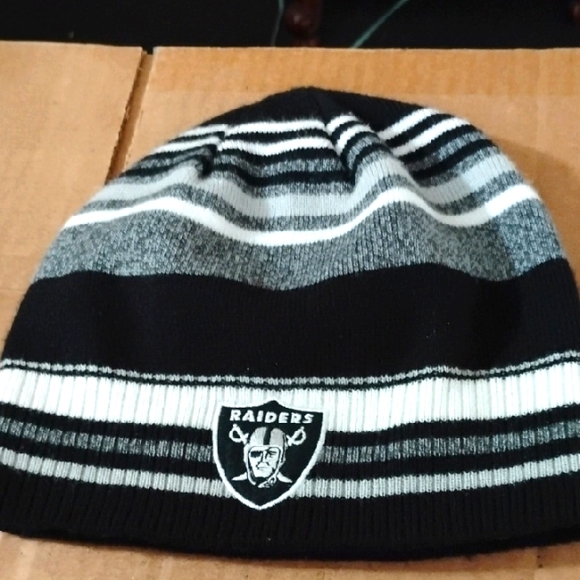 Riders Beanie - Picture 1 of 7